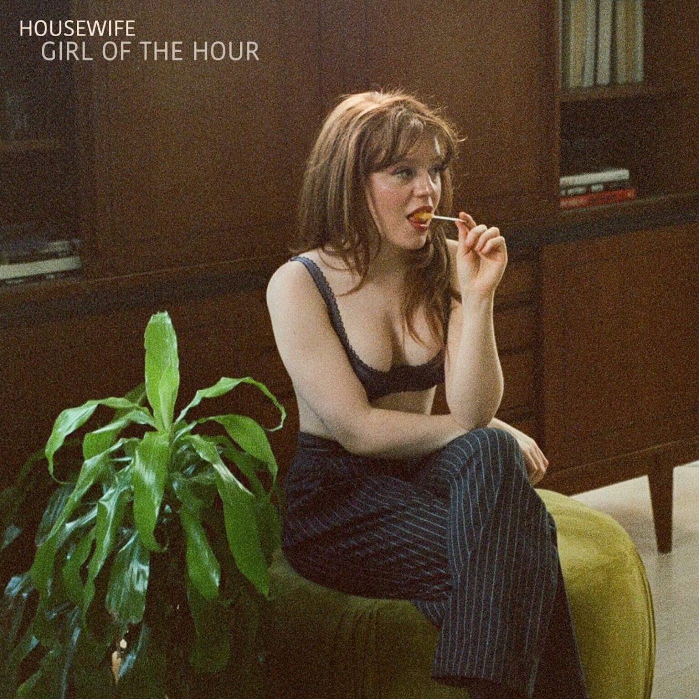 Housewife presenta su EP “Girl of the Hour”