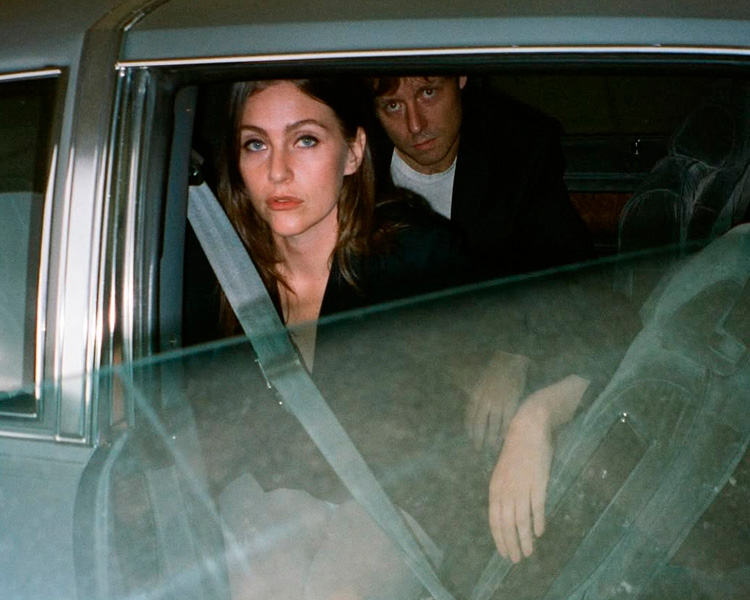 Paycheque comparten "Temporary Love"